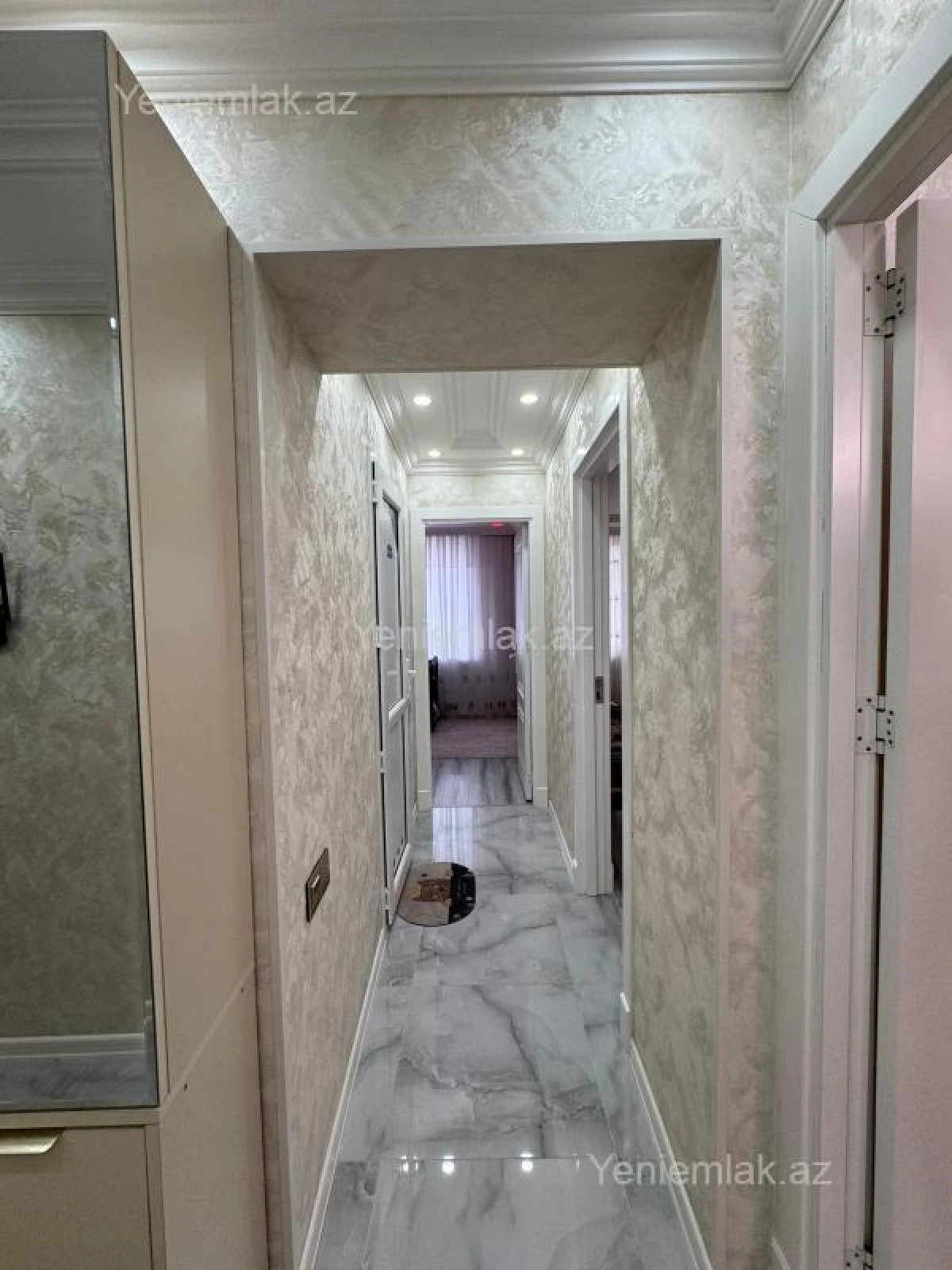 Satılır 4 otaqlı köhnə tikili 65 m²