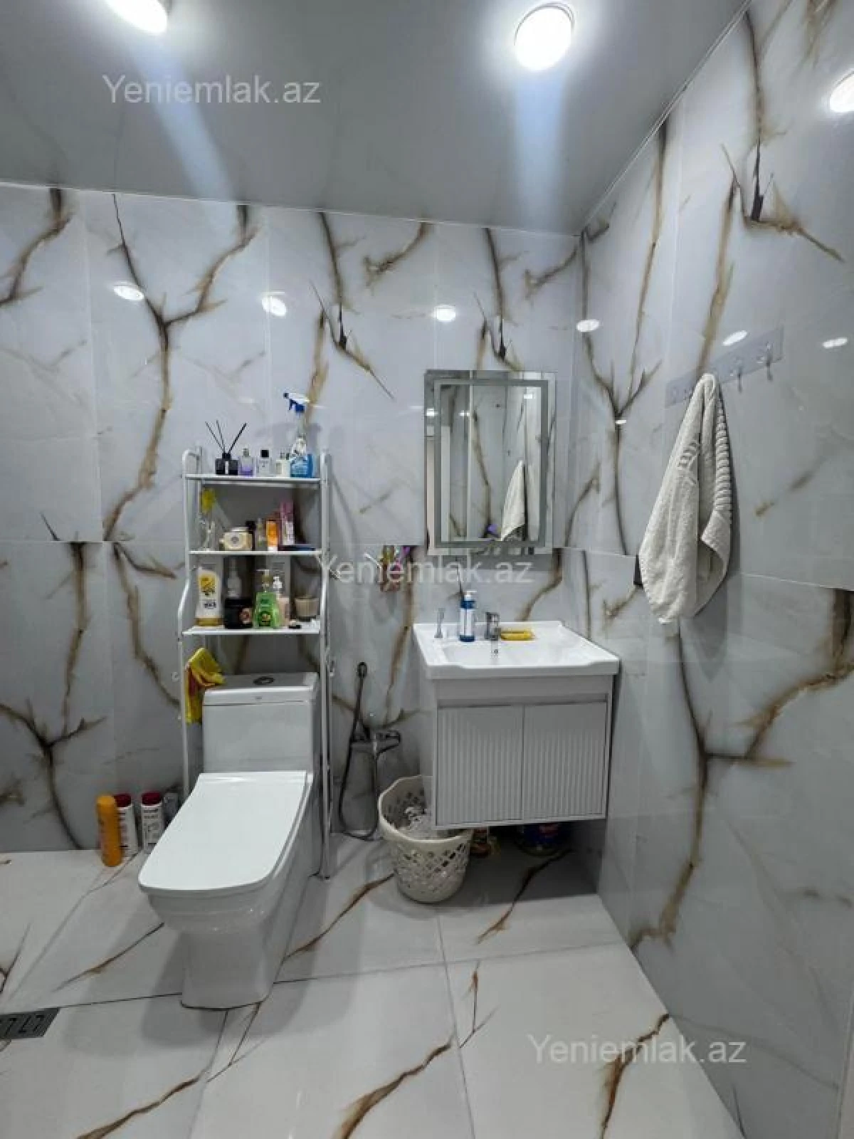 Satılır 3 otaqlı yeni tikili 68.5 m²