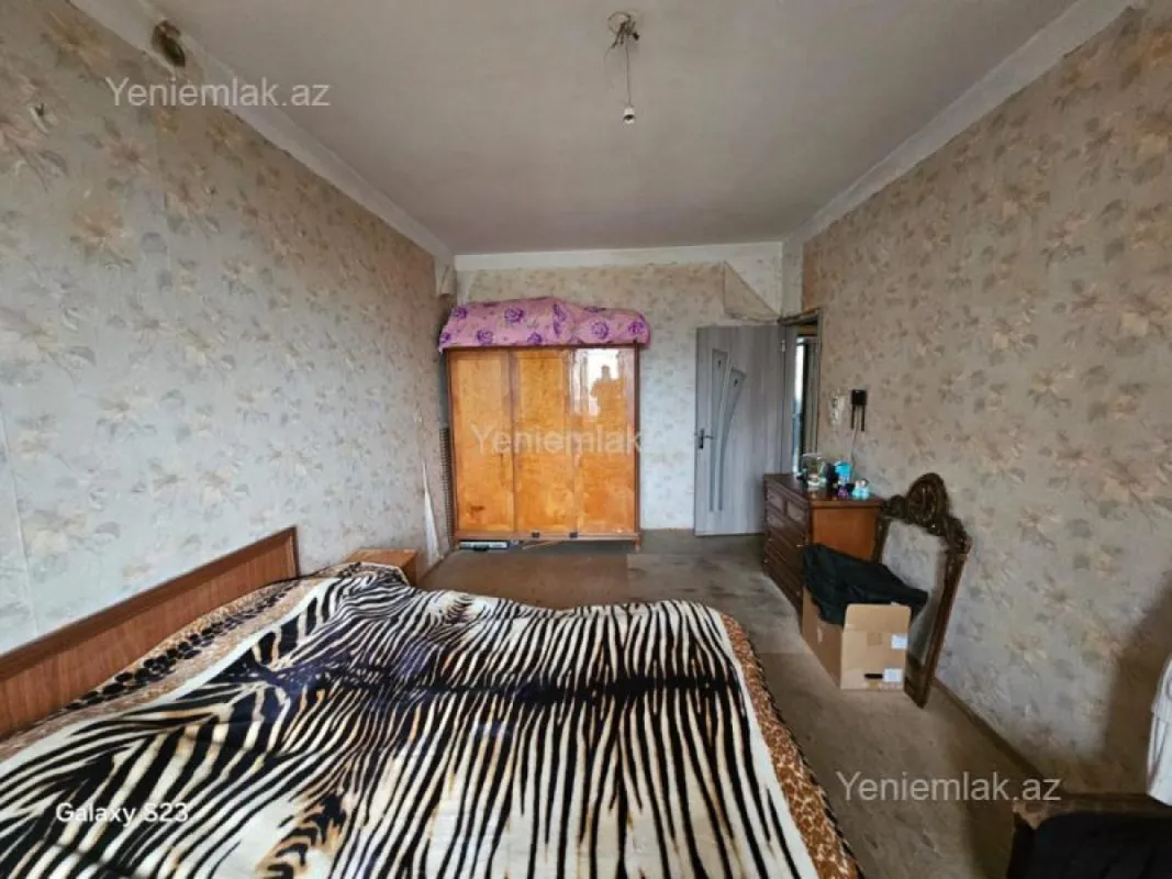 Satılır 3 otaqlı köhnə tikili 80 m²