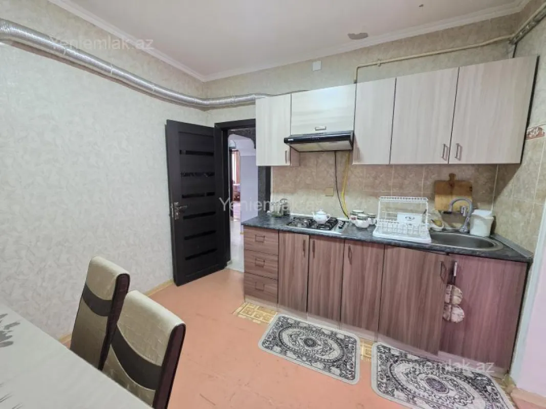 Satılır 3 otaqlı köhnə tikili 85 m²
