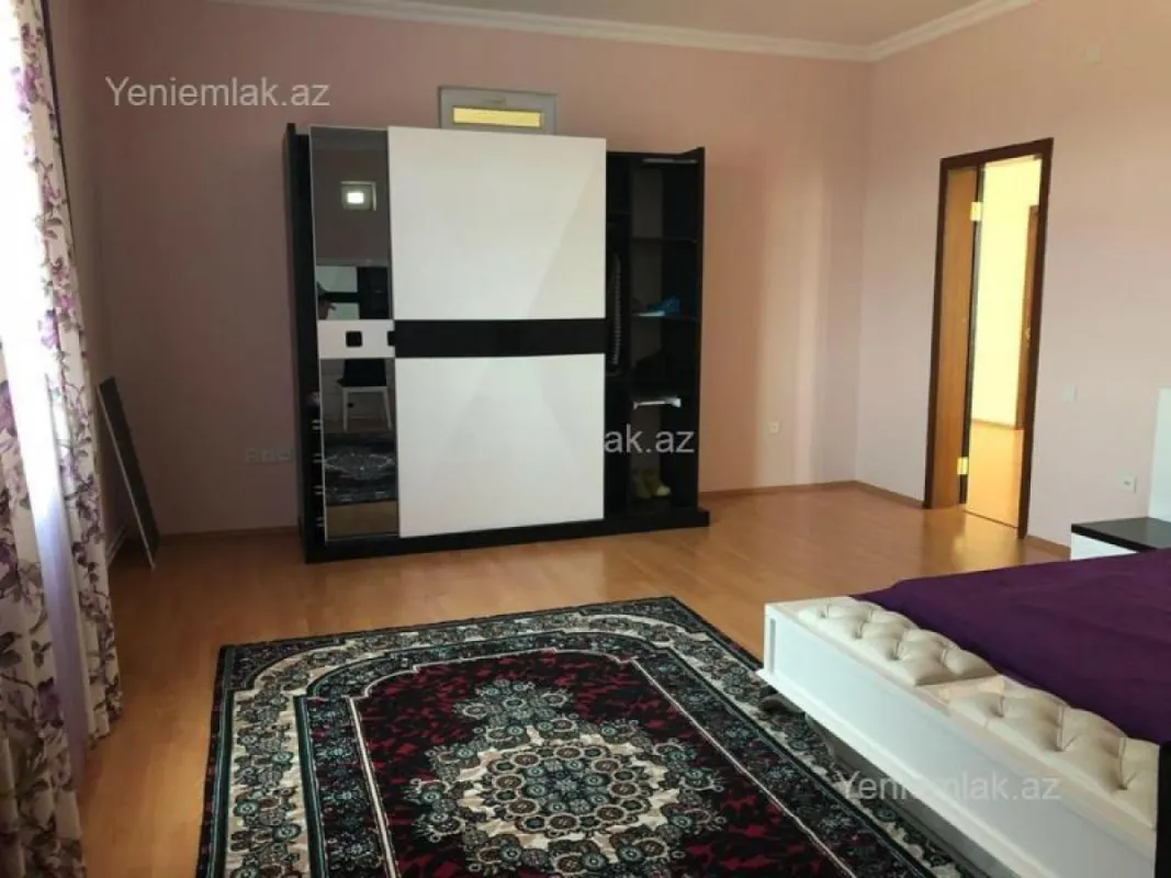 Satılır 10 otaqlı həyət evi 1100 m²