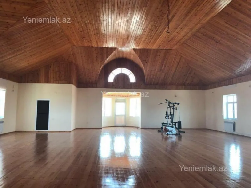 Satılır 10 otaqlı həyət evi 1100 m²