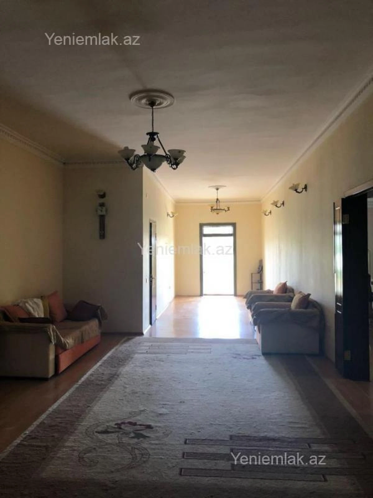 Satılır 10 otaqlı həyət evi 1100 m²