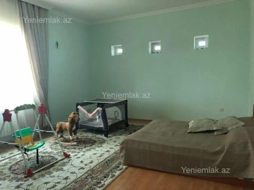 Satılır 10 otaqlı həyət evi 1100 m²