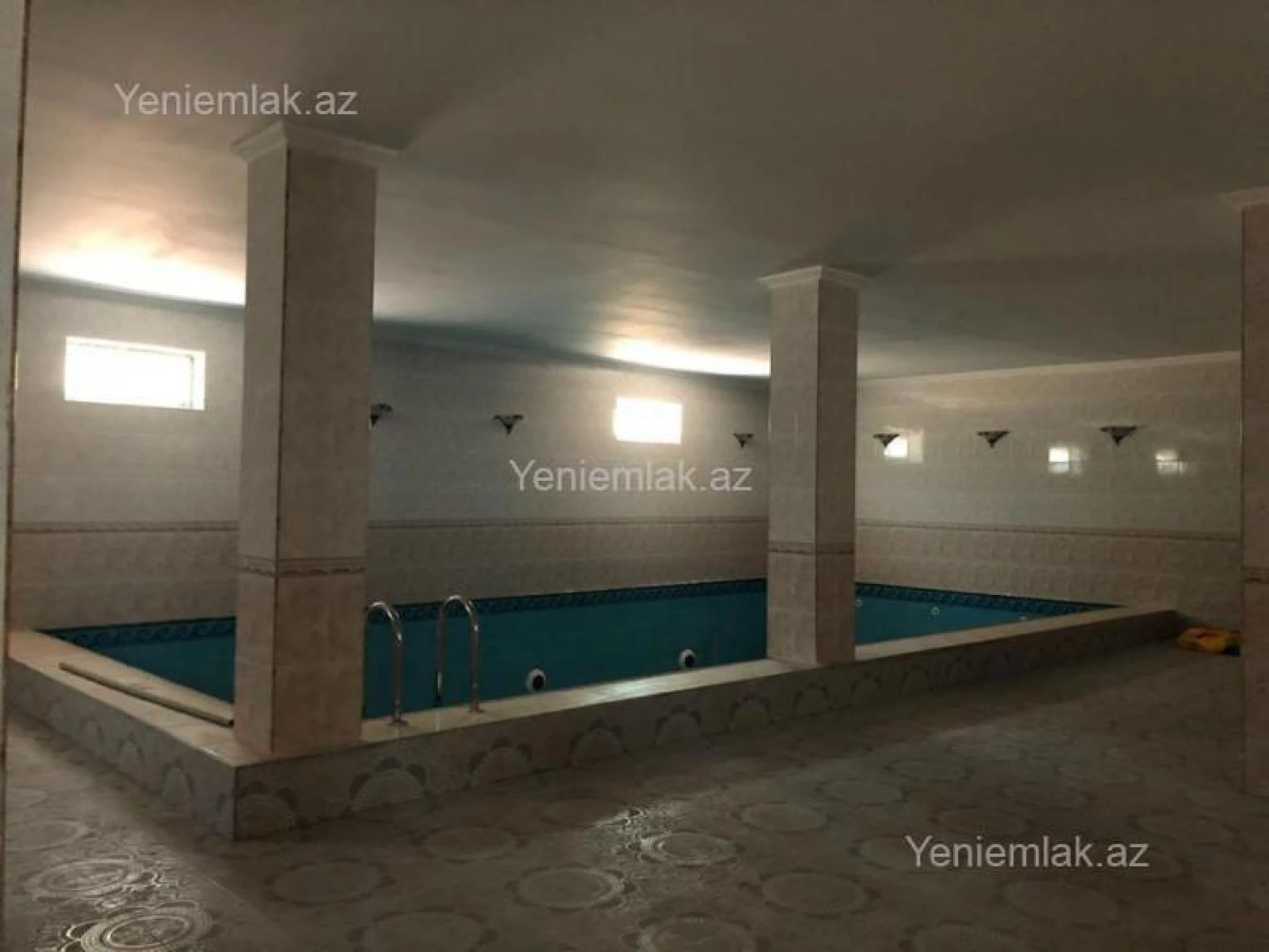 Satılır 10 otaqlı həyət evi 1100 m²