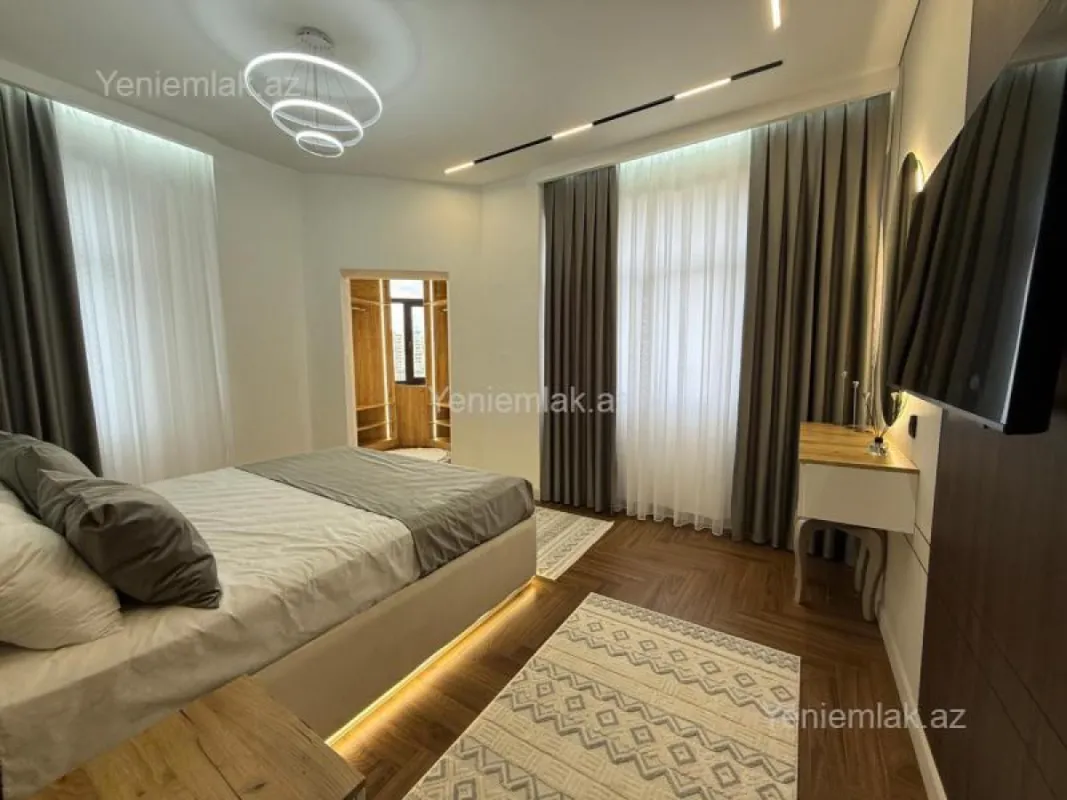 Satılır 3 otaqlı yeni tikili 93 m²