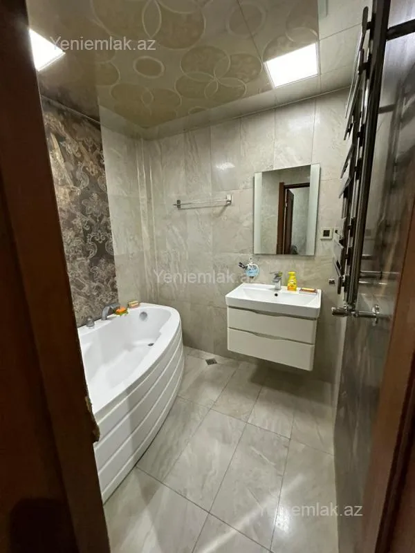 Satılır 3 otaqlı yeni tikili 123 m²