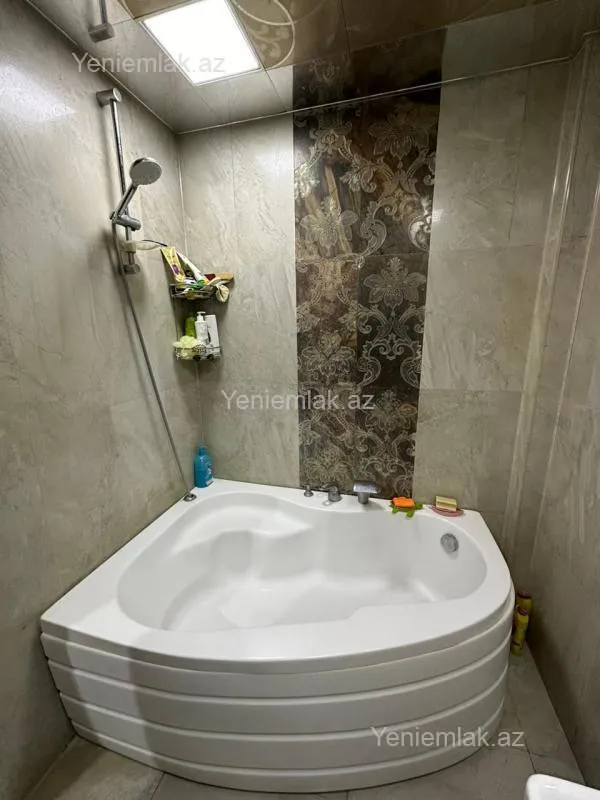 Satılır 3 otaqlı yeni tikili 123 m²