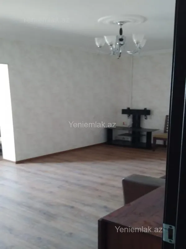 Satılır 2 otaqlı köhnə tikili 50 m²