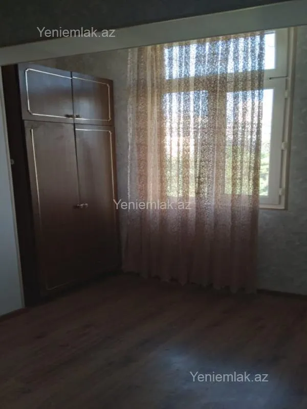 Satılır 2 otaqlı köhnə tikili 50 m²