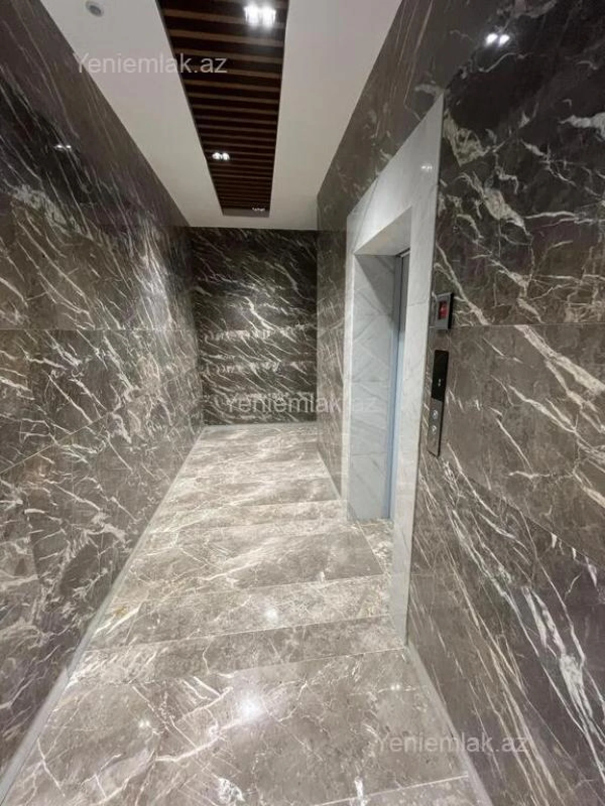 Satılır 3 otaqlı yeni tikili 128 m²