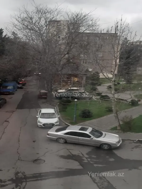 Satılır 1 otaqlı köhnə tikili 50 m²