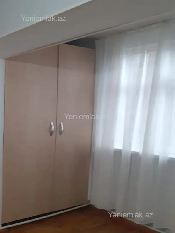 Satılır 1 otaqlı köhnə tikili 50 m²