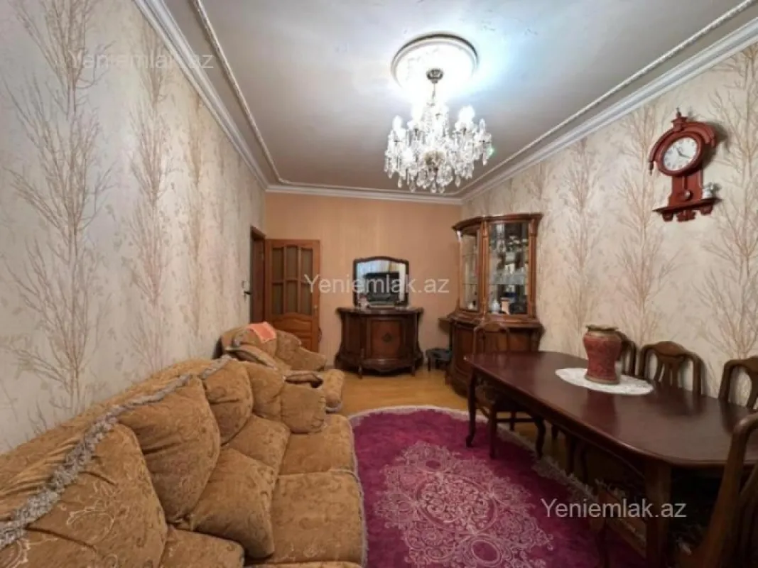 Satılır 4 otaqlı köhnə tikili 110 m²