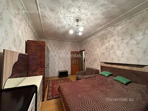 Satılır 4 otaqlı köhnə tikili 110 m²