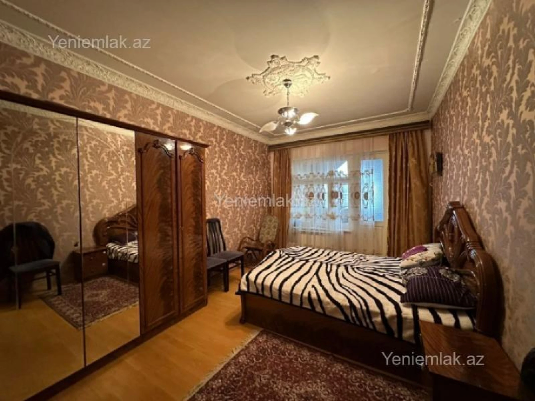 Satılır 4 otaqlı köhnə tikili 110 m²