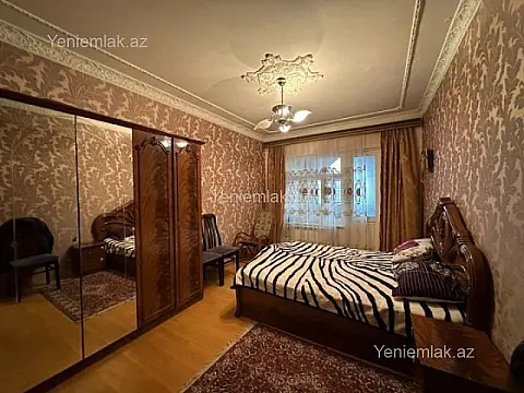 Satılır 4 otaqlı köhnə tikili 110 m²