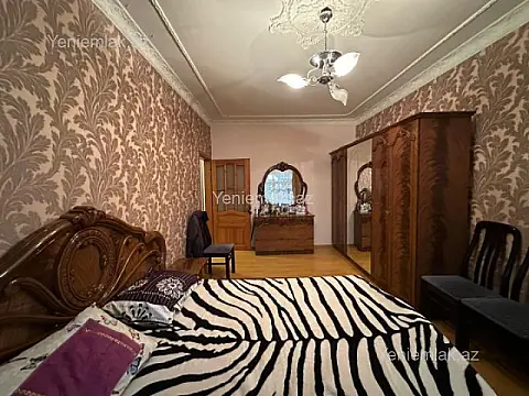 Satılır 4 otaqlı köhnə tikili 110 m²