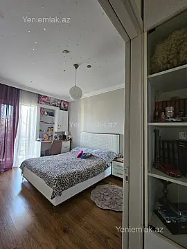 Satılır 4 otaqlı köhnə tikili 110 m²