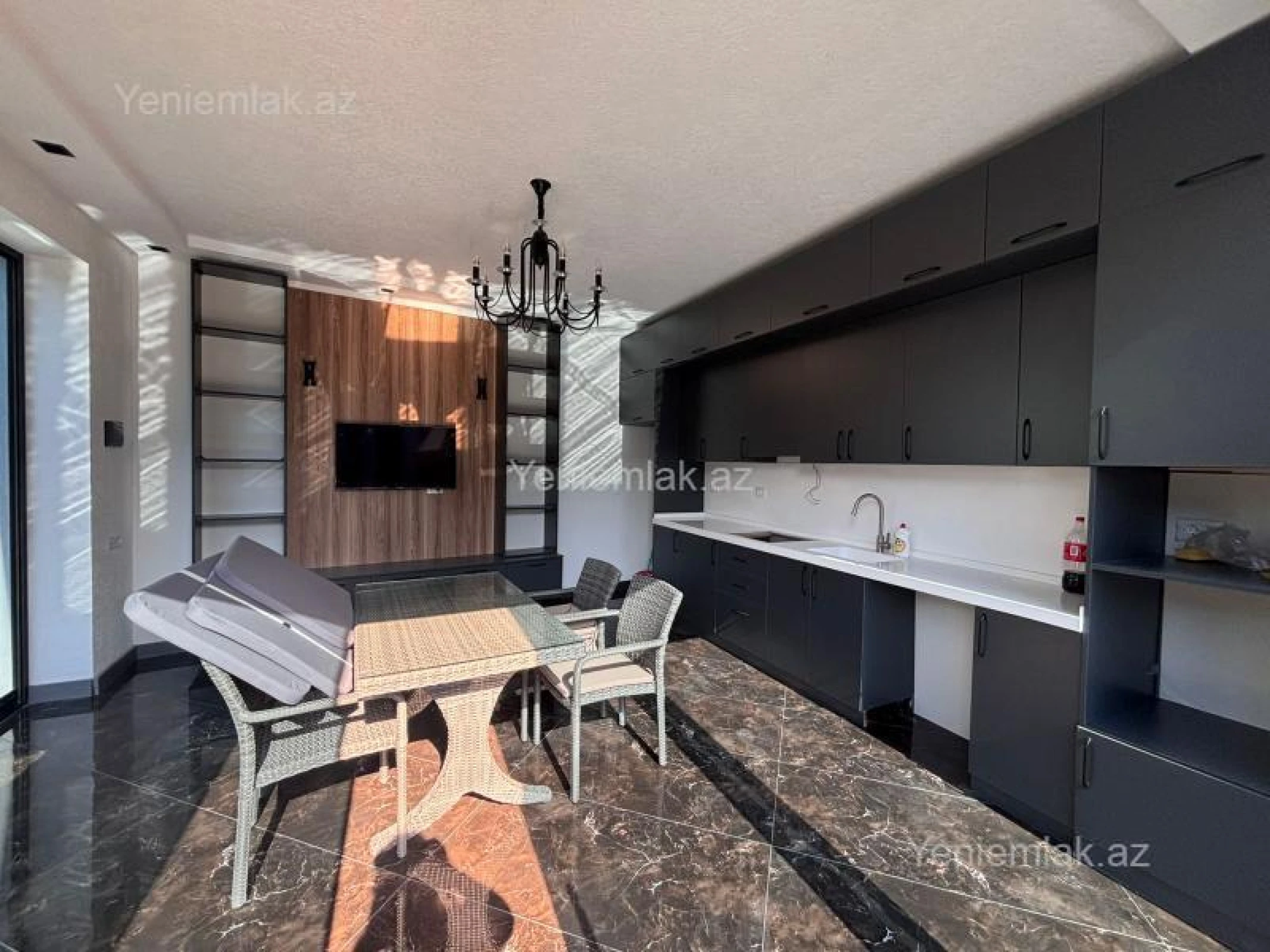 Satılır 4 otaqlı həyət evi 200 m²