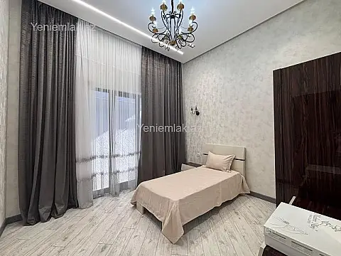 Satılır 4 otaqlı həyət evi 200 m²
