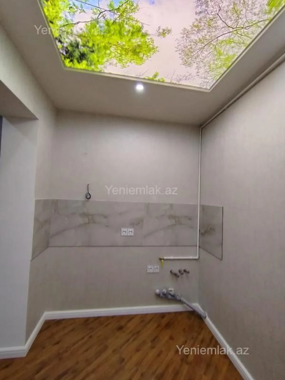 Satılır 2 otaqlı köhnə tikili 60 m²