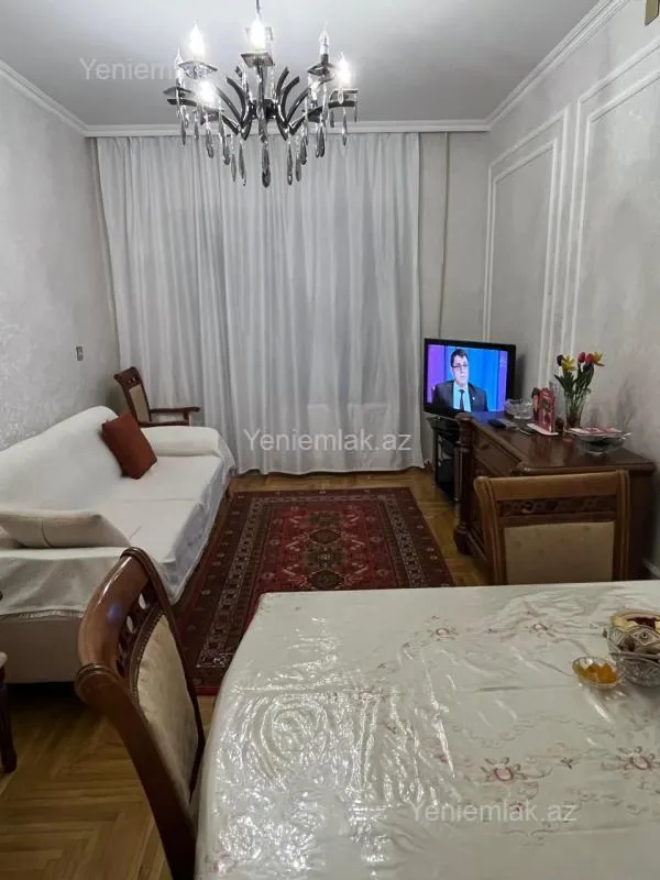Satılır 3 otaqlı köhnə tikili 80 m²