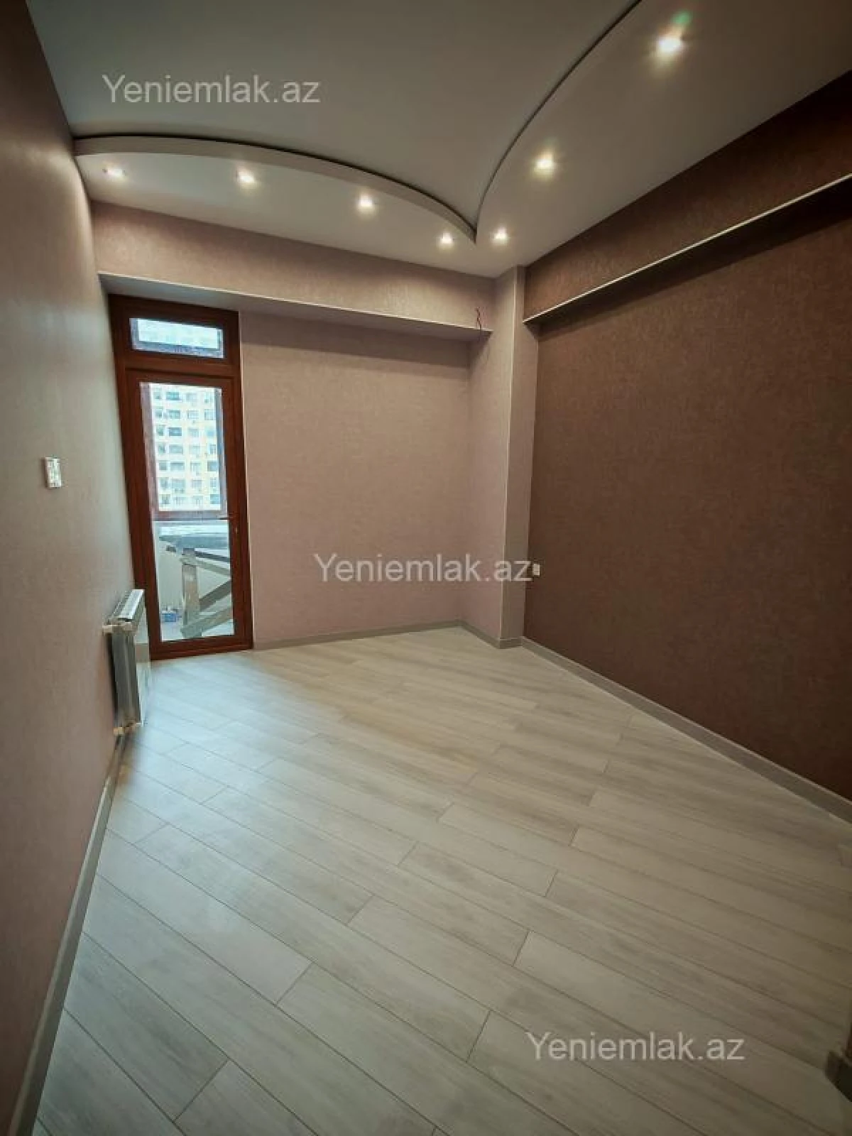 Satılır 3 otaqlı yeni tikili 70 m²