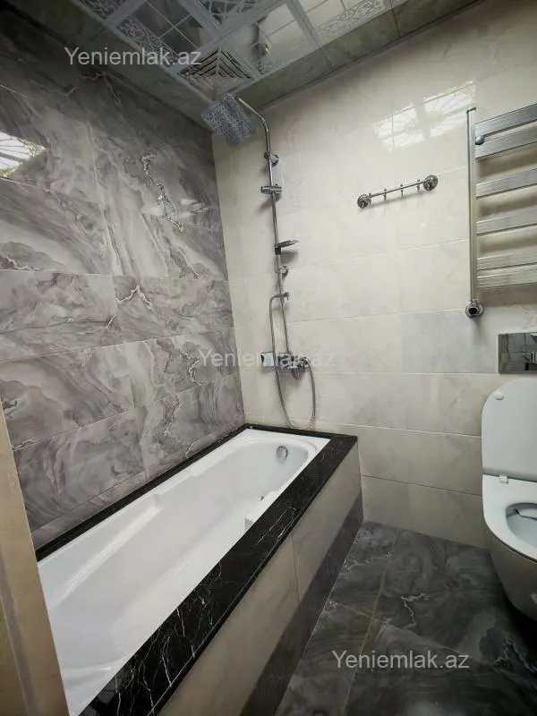 Satılır 3 otaqlı yeni tikili 70 m²