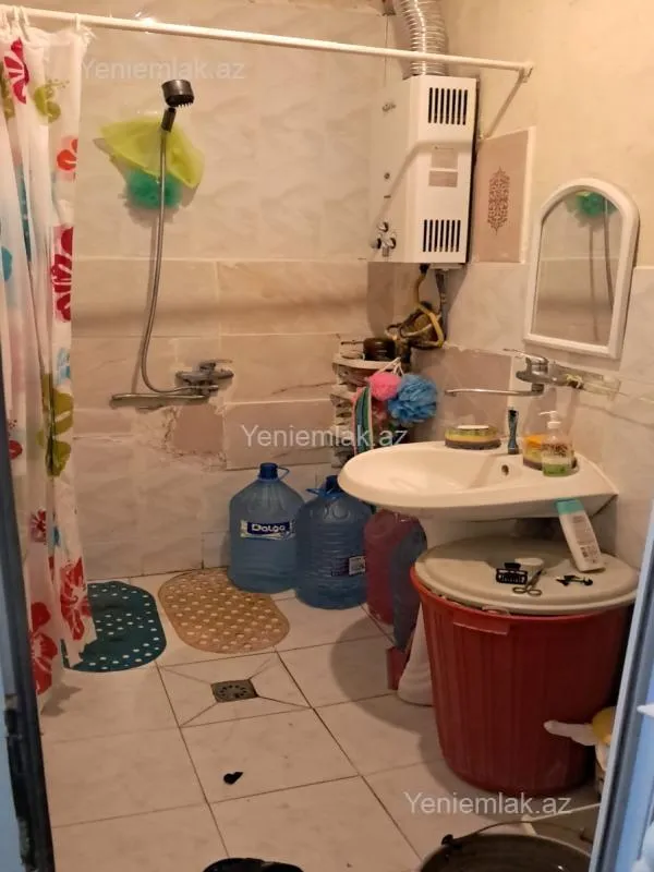 Satılır 3 otaqlı köhnə tikili 80 m²