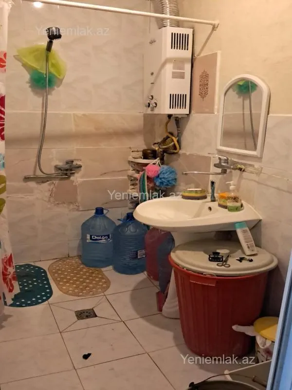 Satılır 3 otaqlı köhnə tikili 80 m²