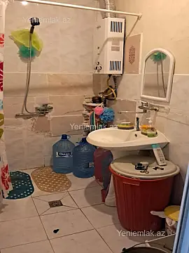 Satılır 3 otaqlı köhnə tikili 80 m²