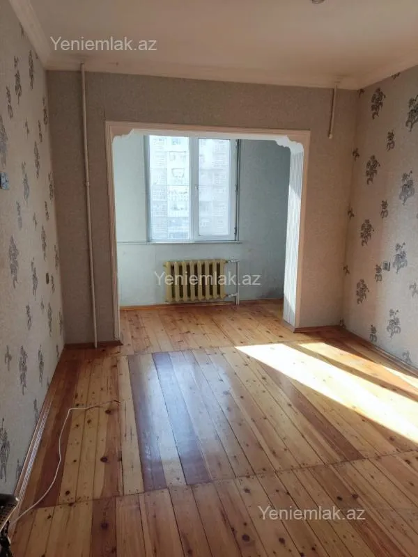 Satılır 3 otaqlı köhnə tikili 80 m²
