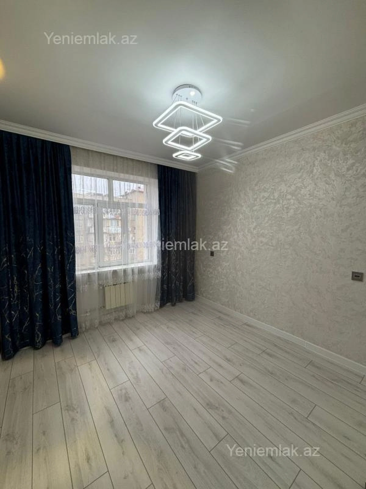 Satılır 2 otaqlı köhnə tikili 60 m²