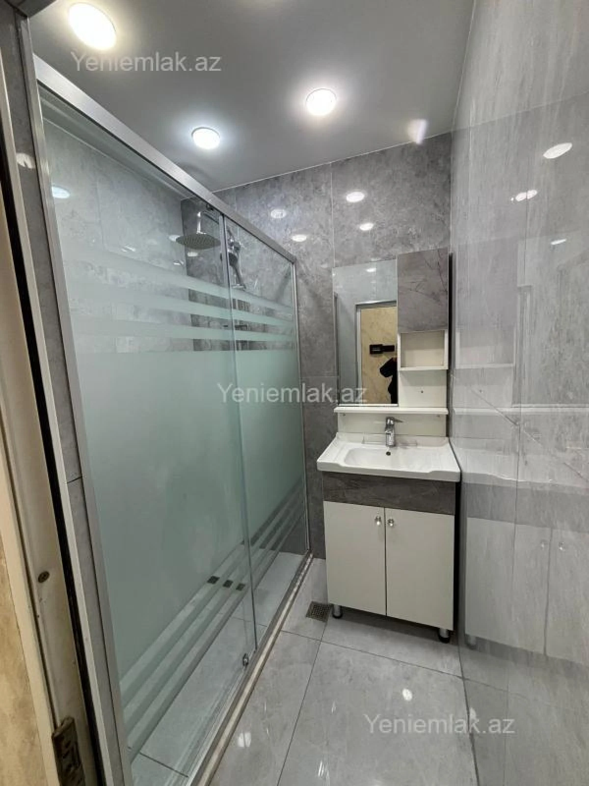 Satılır 2 otaqlı köhnə tikili 60 m²
