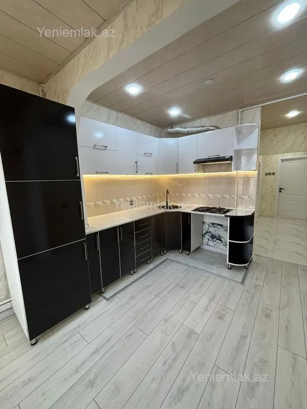 Satılır 2 otaqlı köhnə tikili 60 m²