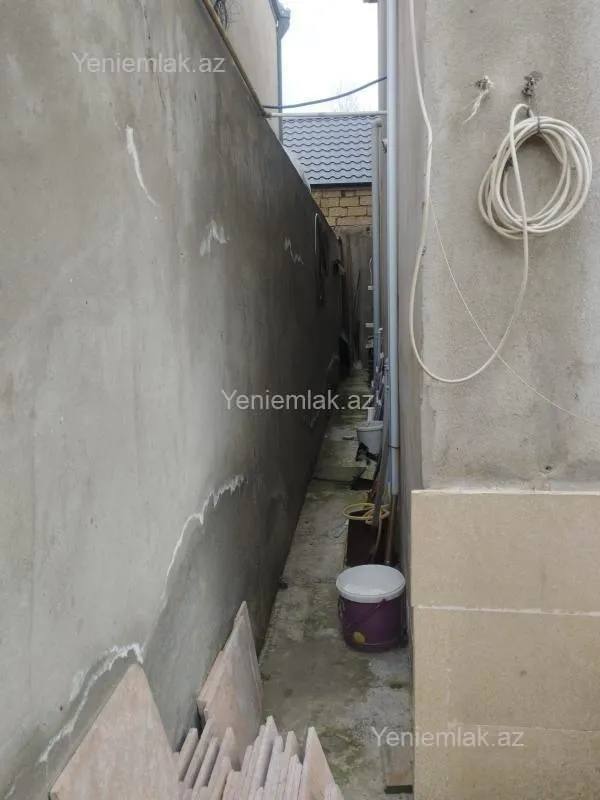 Satılır 5 otaqlı həyət evi 200 m²