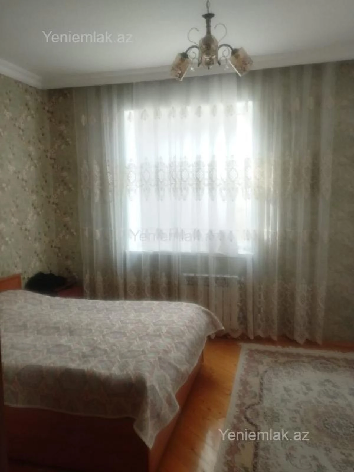 Satılır 5 otaqlı həyət evi 200 m²