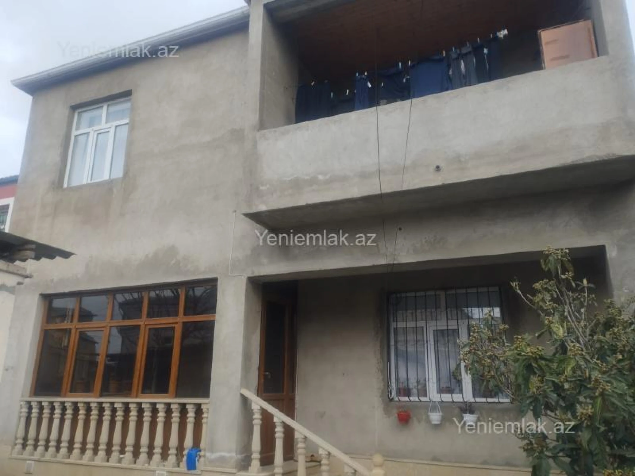 Satılır 5 otaqlı həyət evi 200 m²