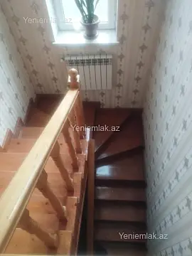 Satılır 5 otaqlı həyət evi 200 m²