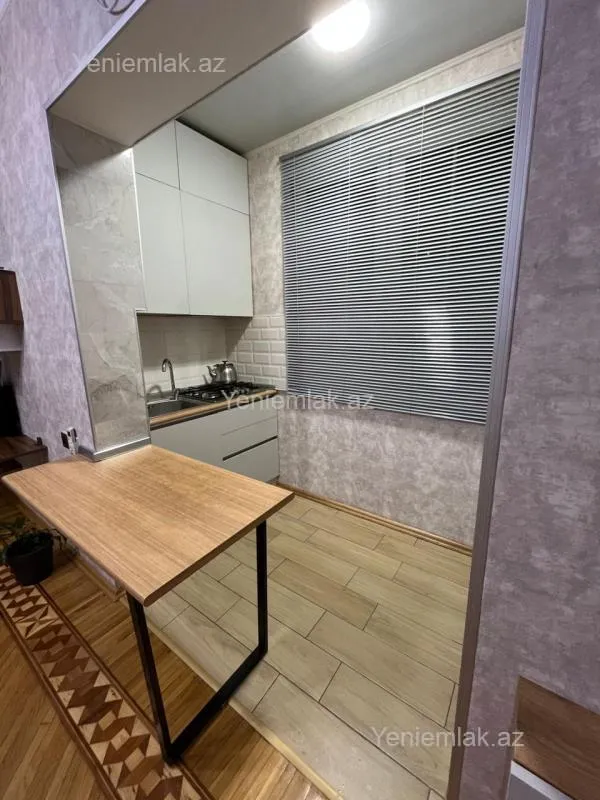 Satılır 2 otaqlı köhnə tikili 55 m²