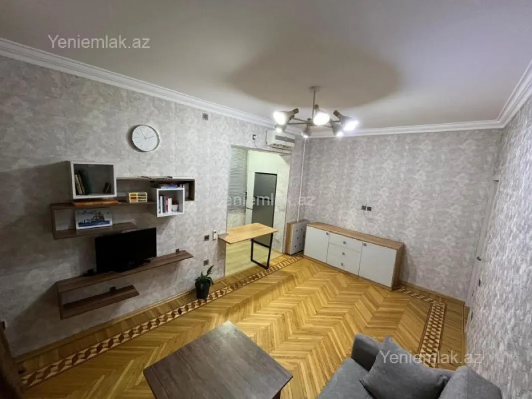 Satılır 2 otaqlı köhnə tikili 55 m²