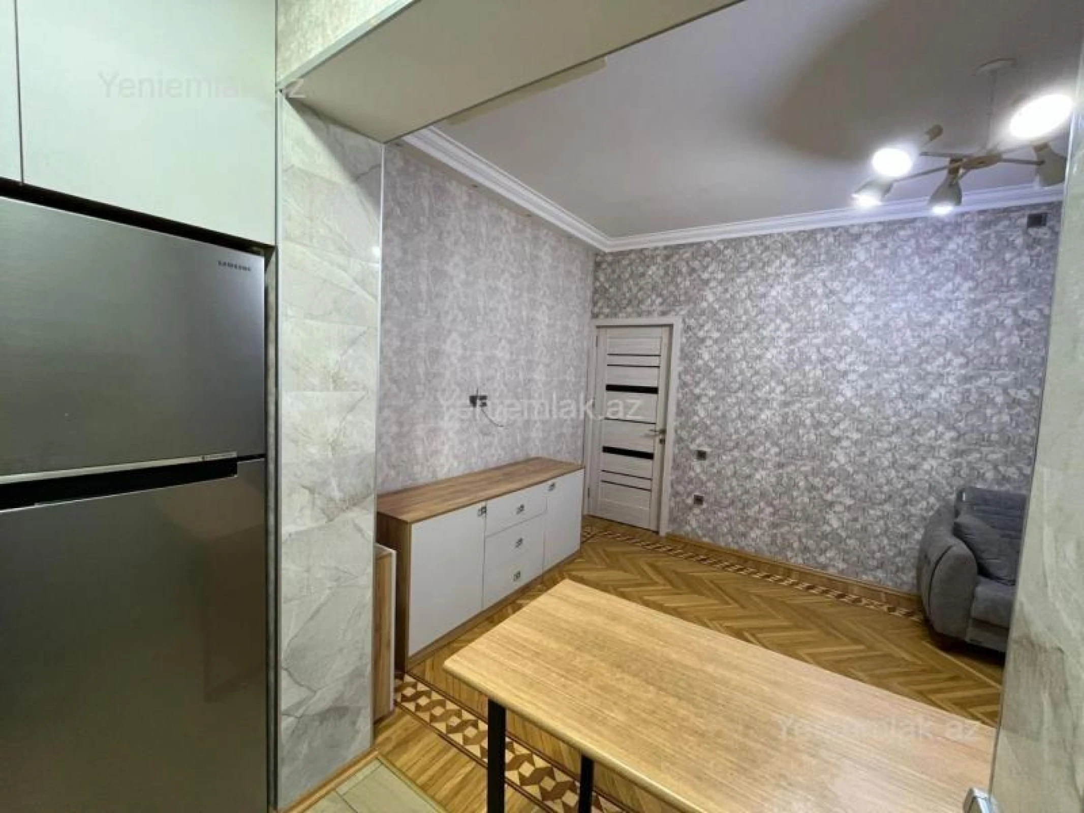 Satılır 2 otaqlı köhnə tikili 55 m²
