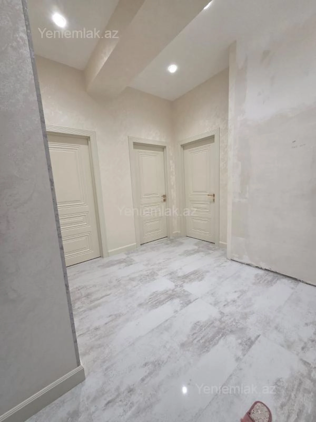 Satılır 2 otaqlı yeni tikili 74 m²