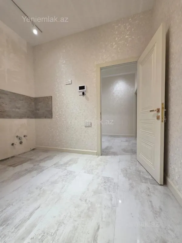 Satılır 2 otaqlı yeni tikili 74 m²