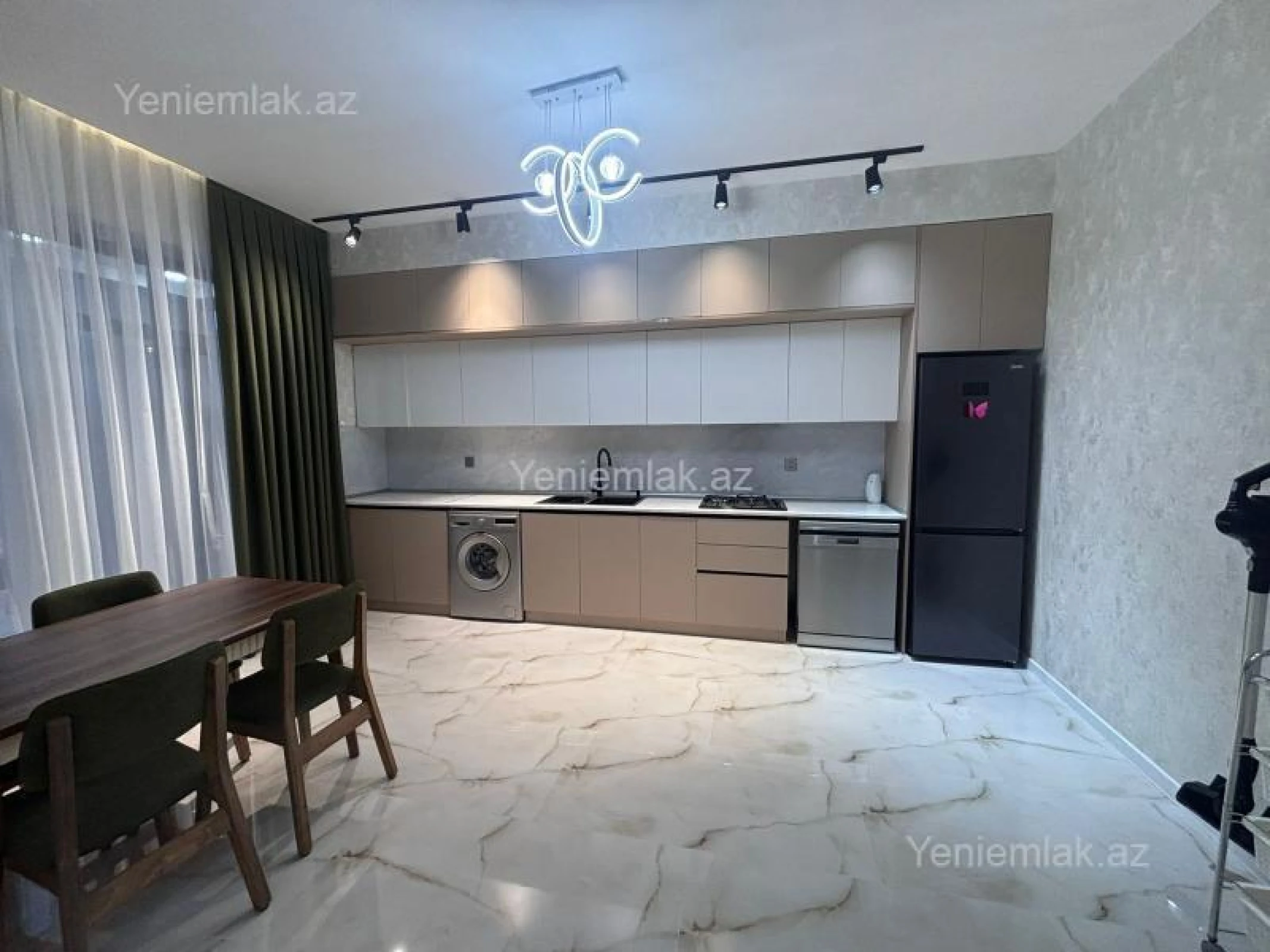 Satılır 4 otaqlı həyət evi 150 m²