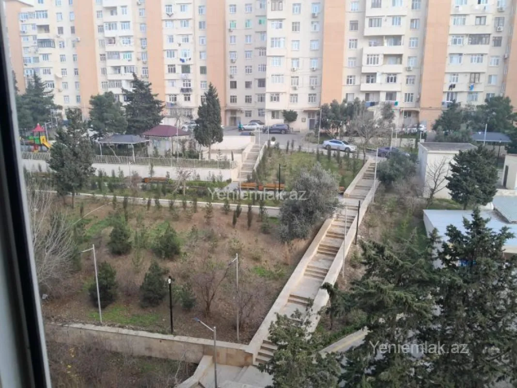 Satılır 2 otaqlı köhnə tikili 71 m²