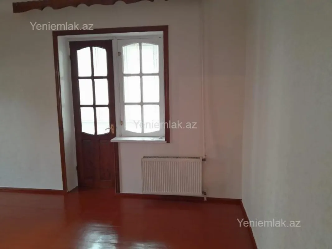 Satılır 2 otaqlı köhnə tikili 71 m²
