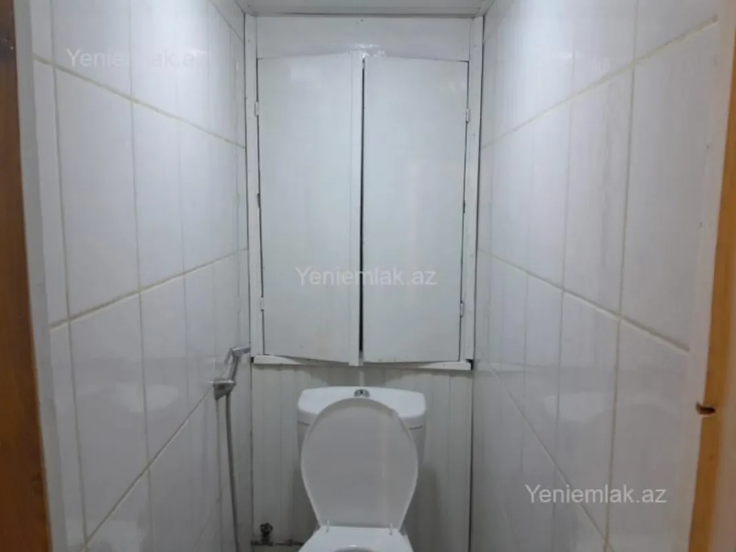 Satılır 2 otaqlı köhnə tikili 71 m²