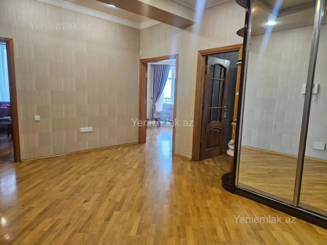 Satılır 3 otaqlı yeni tikili 168 m²